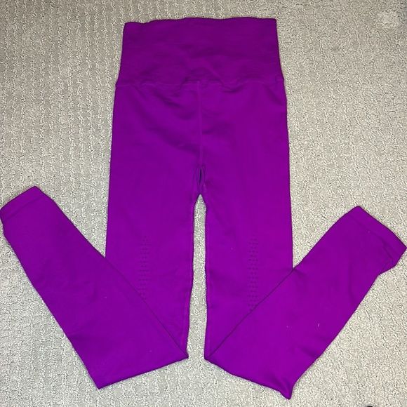 FREE PEOPLE | ✨NWOT✨ Good Karma Leggings in Vivid Violet * - Picture 6 of 6